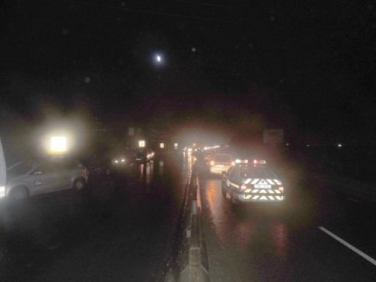 Un șofer BEAT a RUPT un INDICATOR AUTO și s-a RĂSTURNAT cu mașina, pe DN39